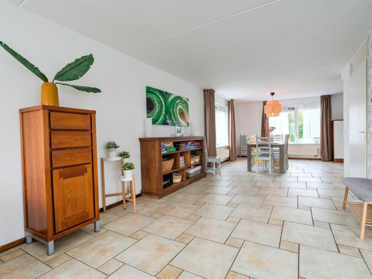 Captivating Holiday Home In Zeewolde Near Forest Eksteriør bilde